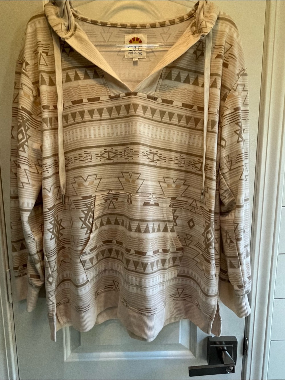 ✨ C&C California Lightweight Pullover Aztec Hoodie SZ L ✨